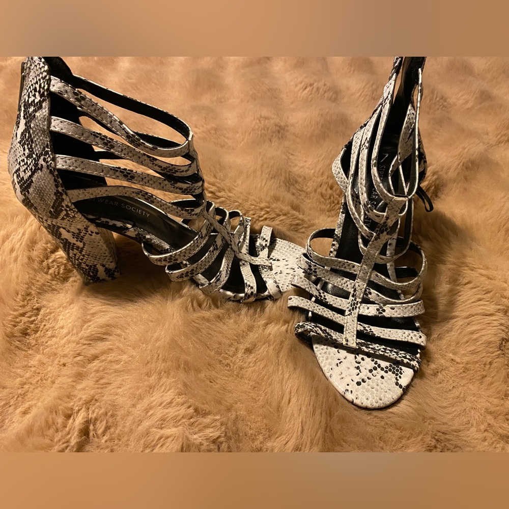 Streetwear Society platform heeled sandals size 7